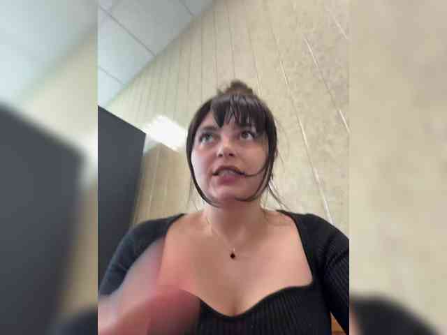 LustySass's chat room