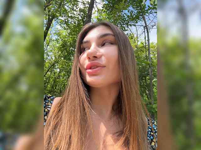 -EmilyBaby-'s chat room