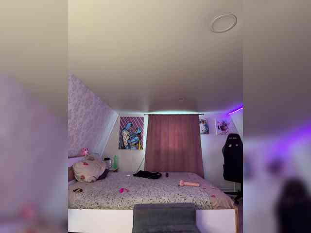 -MaybeBaby-'s chat room