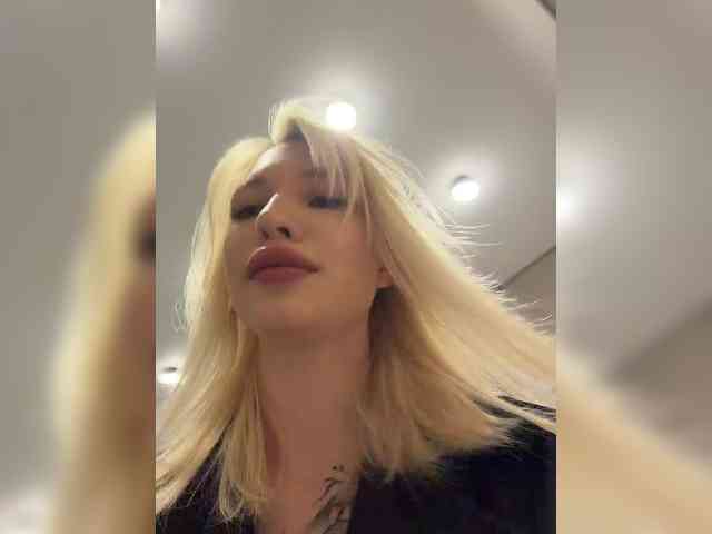 Cristi-Candy's chat room