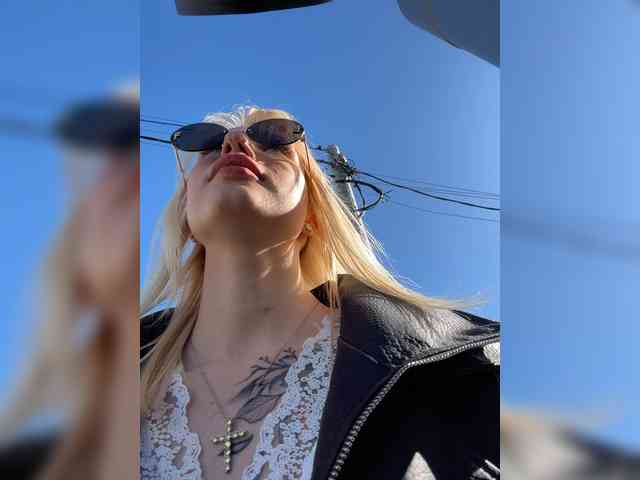 Cristi-Candy's chat room