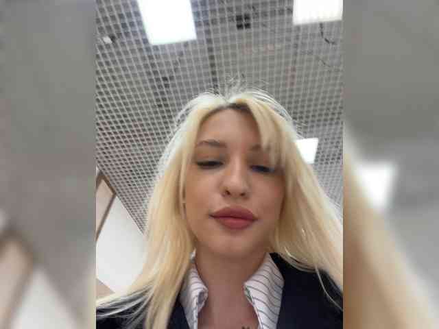 Cristi-Candy's chat room