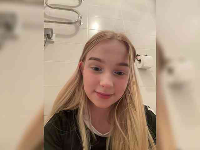 MimiMila's chat room