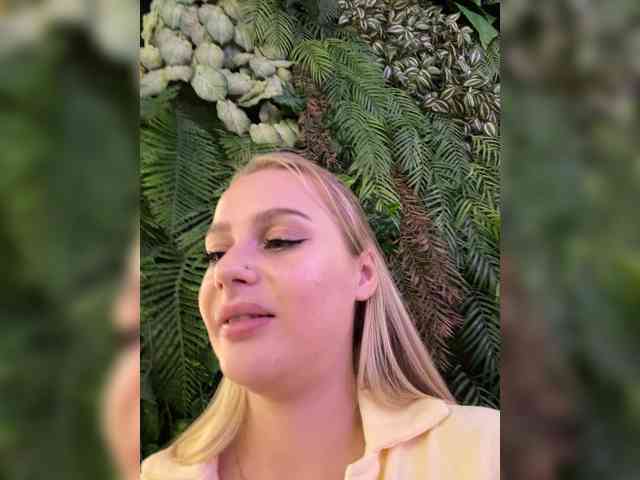 _Katrinka_'s chat room