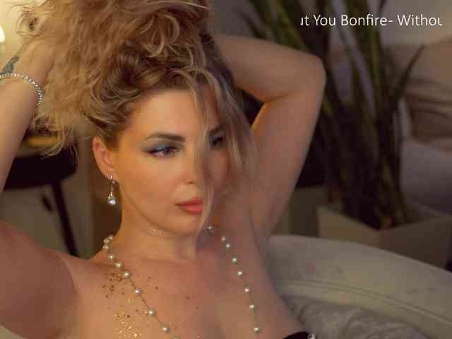 _Lady_M_'s chat room