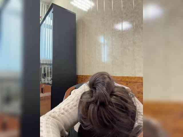 LustySass's chat room