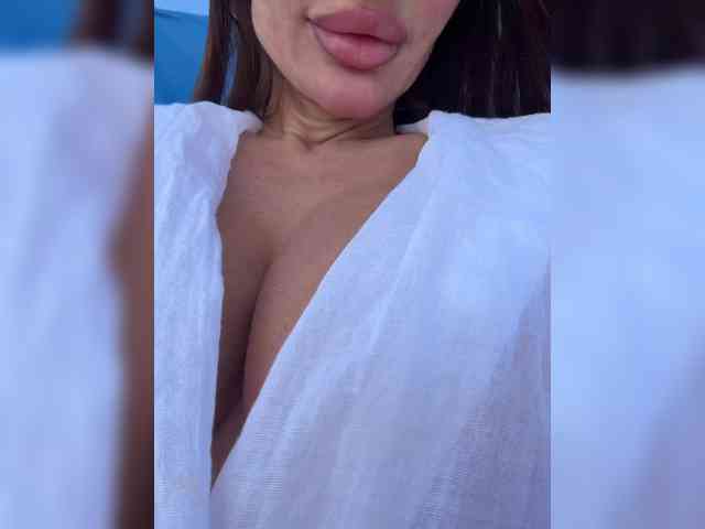 OrgazMia's chat room