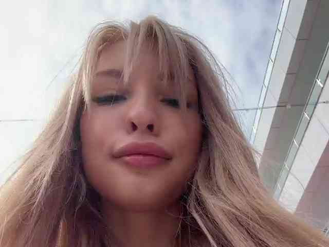 Cristi-Candy's chat room
