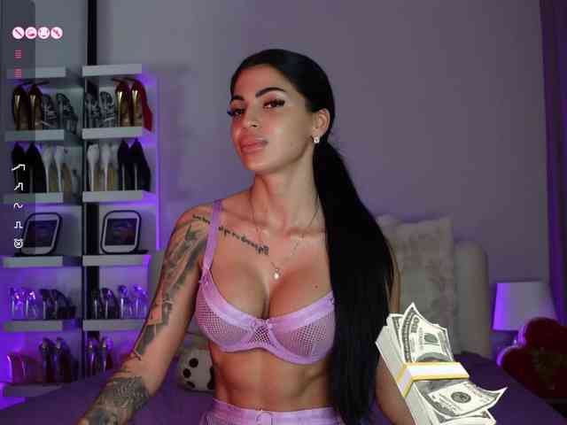 AngelaMyst's chat room
