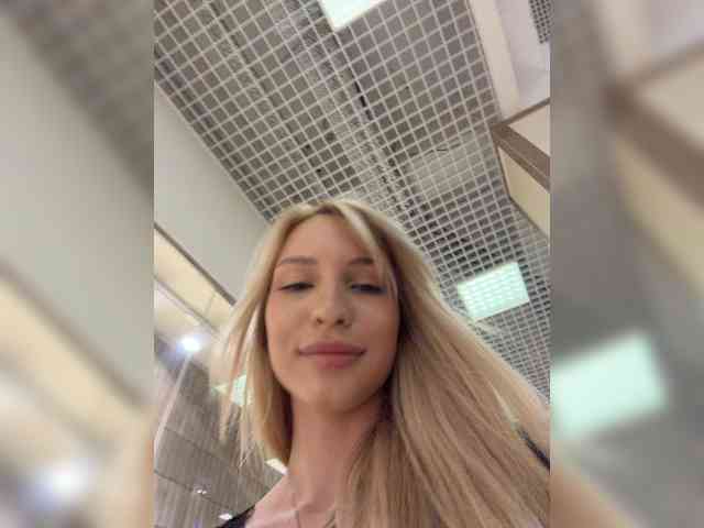 Cristi-Candy's chat room