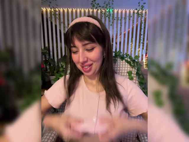 -Violetttttka-'s chat room
