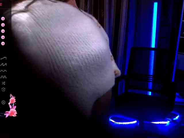 LauraBess's chat room