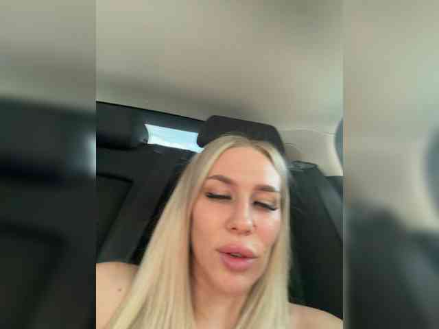-Lovensesgirl-'s chat room