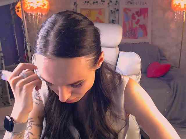 NicoleMerz's chat room