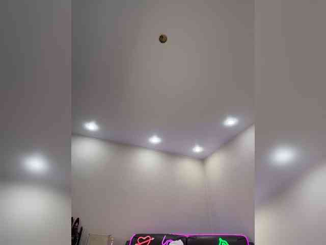 Cristalkate's chat room