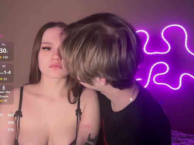 titsDestroy2007's chat room