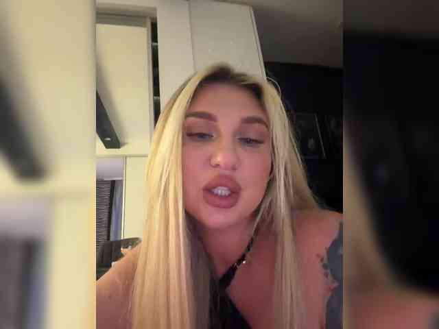 Stiflers_mom's chat room