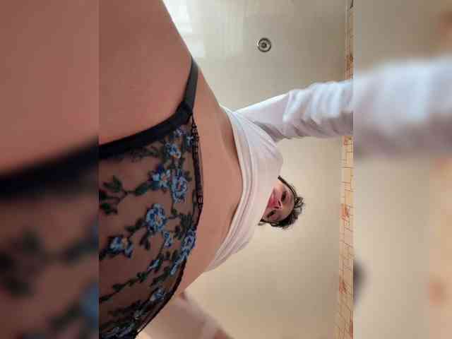 Enchantressss's chat room