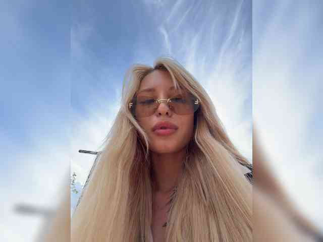 Cristi-Candy's chat room