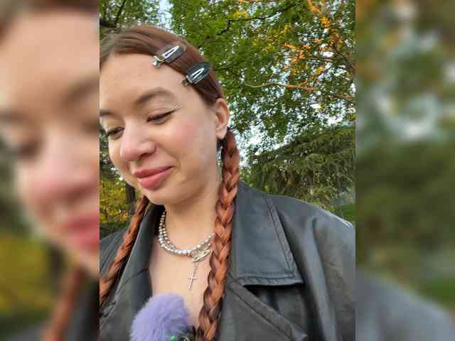 LINA69FEMDOM's chat room