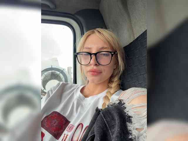 Cristi-Candy's chat room