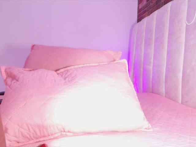 ssusy-ebony's chat room