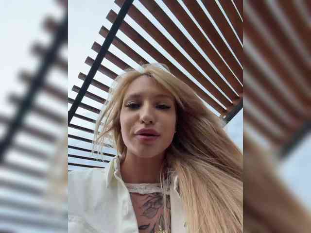 Cristi-Candy's chat room