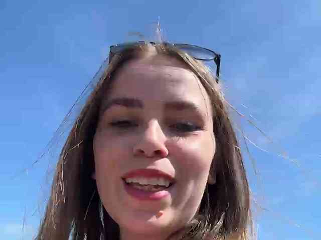 LolaSexxx's chat room