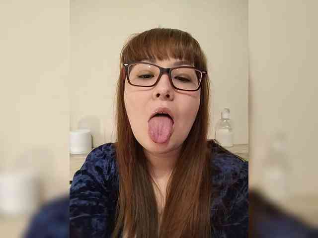 QueenFoxyLisa's chat room