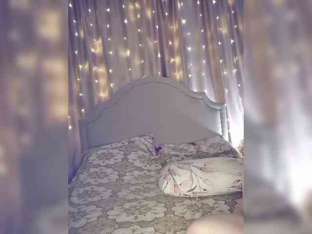 Her-Girl's chat room