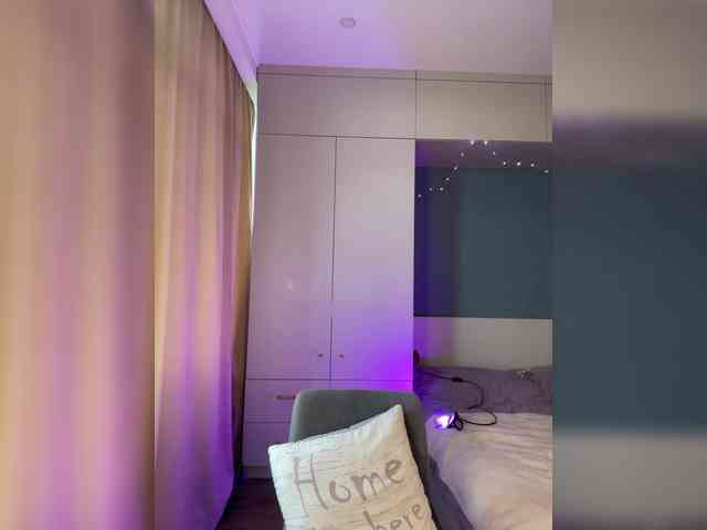 MelenaFox's chat room