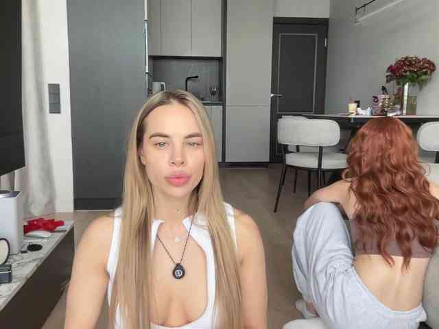 diffgirls1-1's chat room