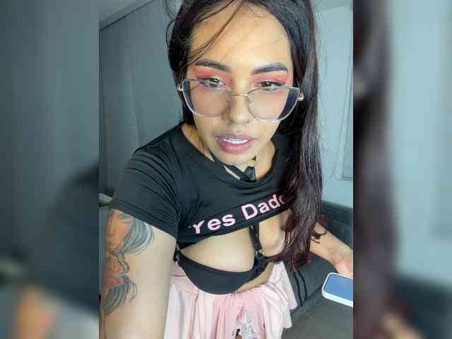 ElenaXMelody's chat room