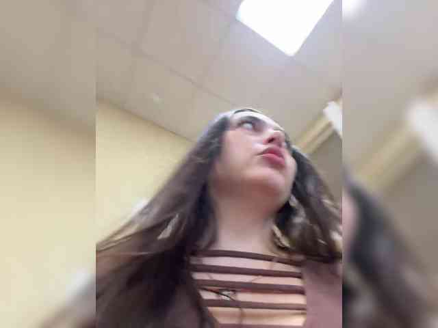 LustySass's chat room