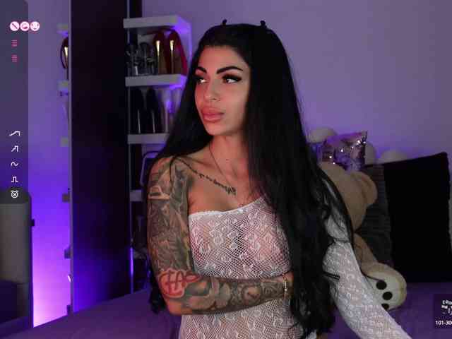 AngelaMyst's chat room