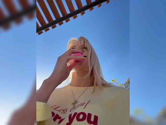 Cristi-Candy's chat room