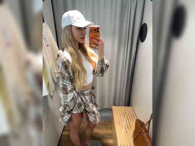 Cristi-Candy's chat room