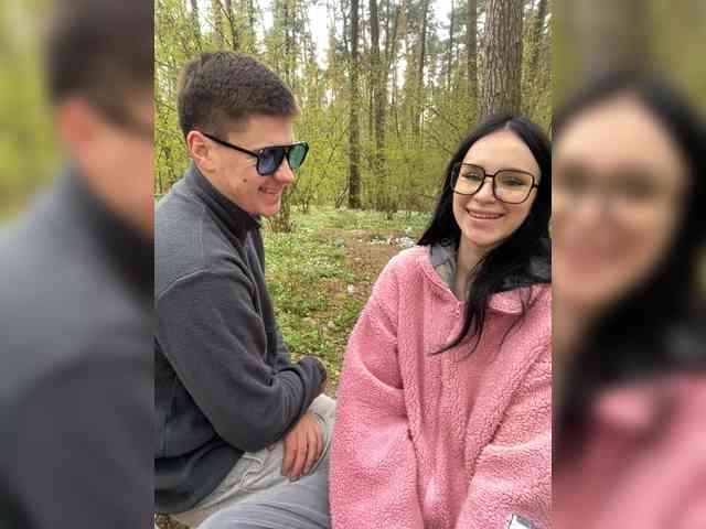 leocouple's chat room