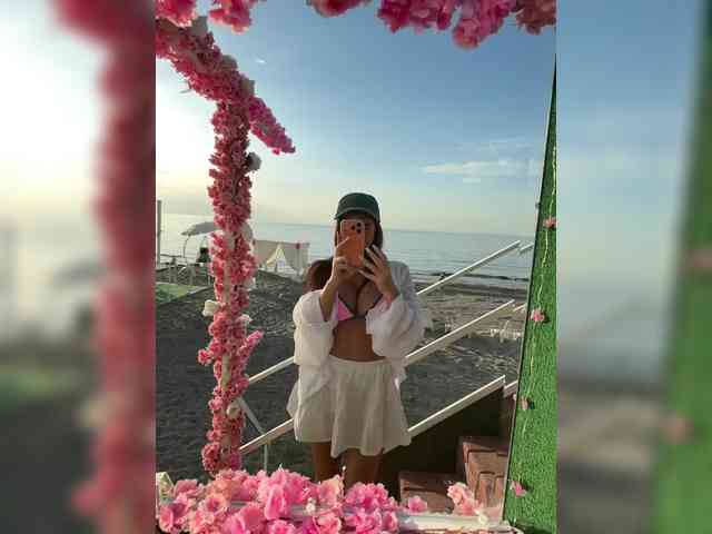 OrgazMia's chat room