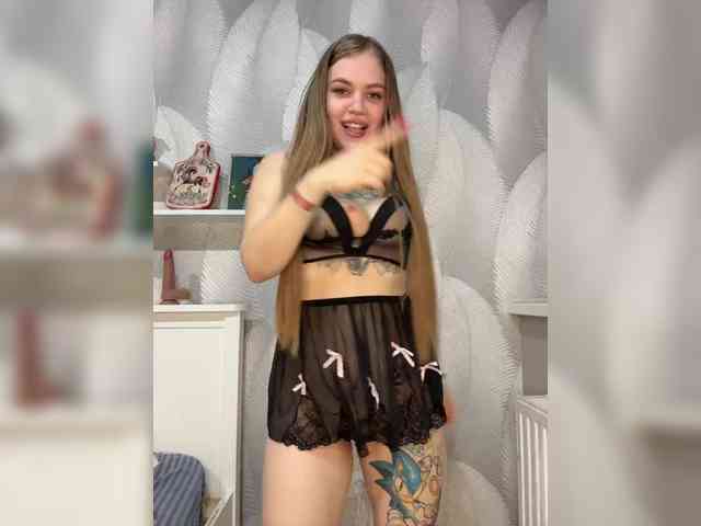 -Tiki-Riki-'s chat room