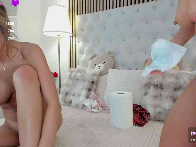 Sarawhitee's chat room