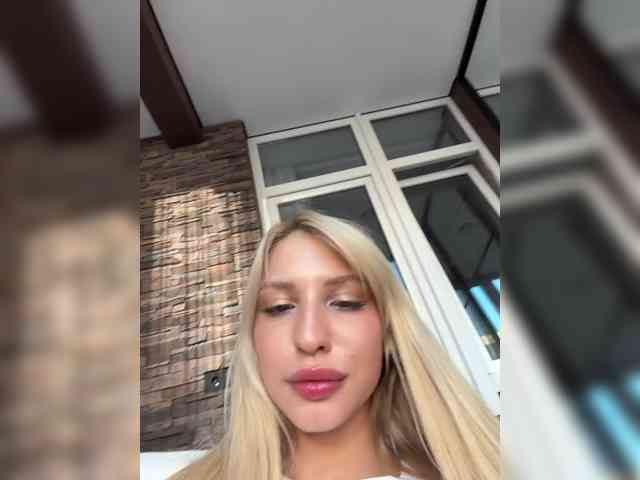 Cristi-Candy's chat room