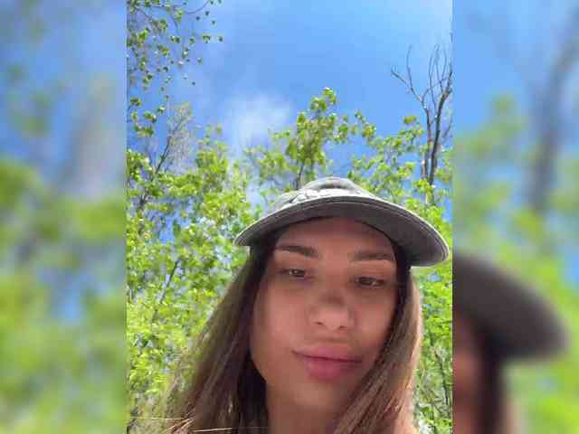-EmilyBaby-'s chat room