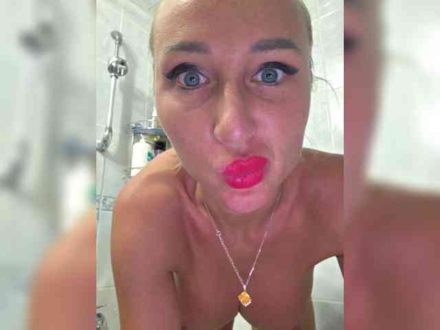 ARotikA1's chat room