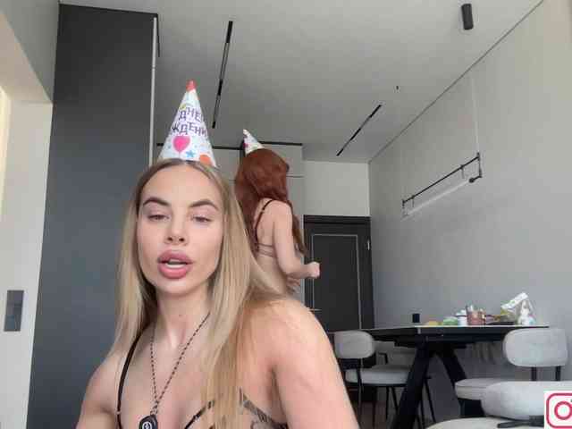 diffgirls1-1's chat room