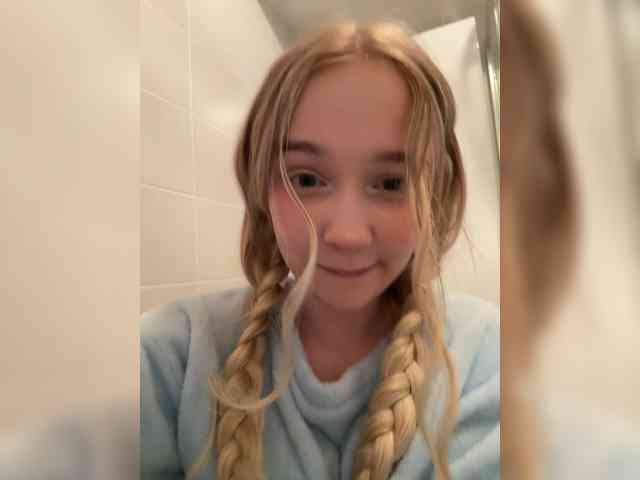 MimiMila's chat room