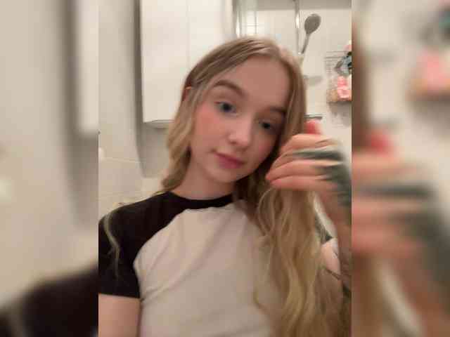 MimiMila's chat room