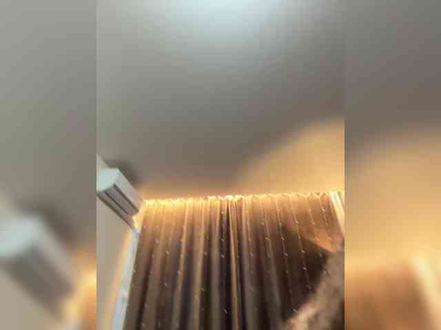 YourLadyyy's chat room