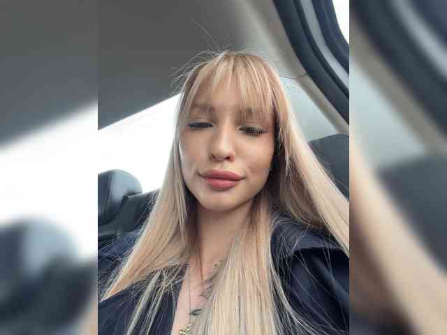 Cristi-Candy's chat room