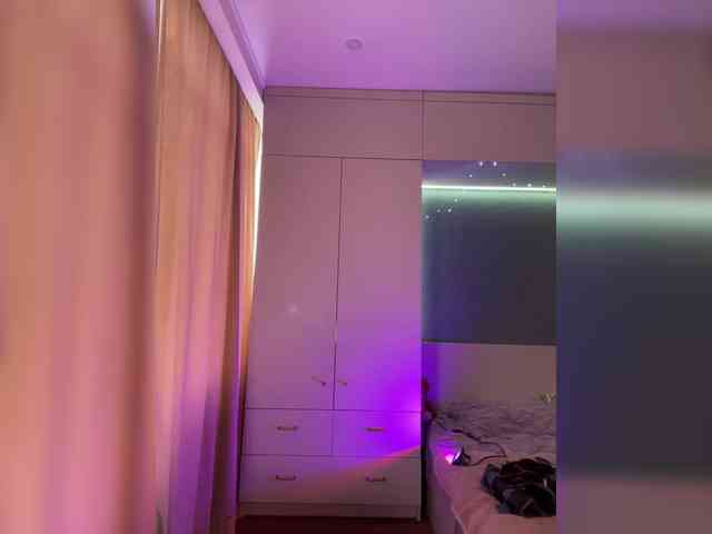 MelenaFox's chat room